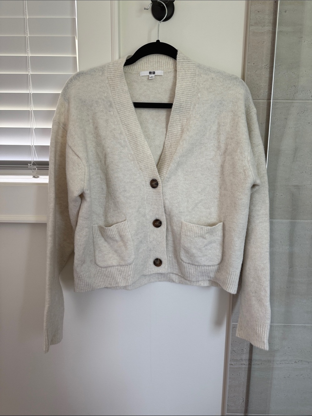 Uniqlo Off-White V-Neck Button Pocket Cardigan